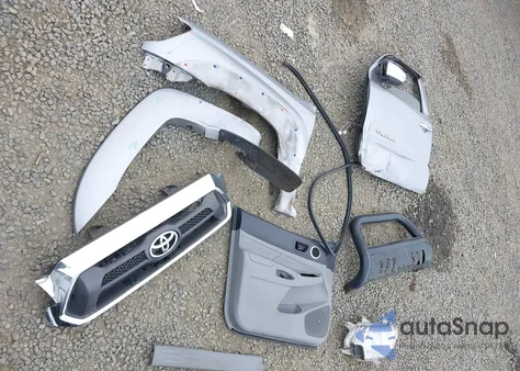 2014 Toyota Tacoma Base V6 z USA, uszkodzony, nr VIN 3TMMU4FN6EM064709